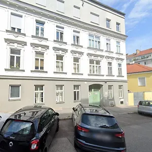 Zeus Design Schlosspark Schoenbrunn Wien